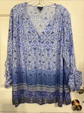 Simply Emma Blue Paisley V-Neck Tunic